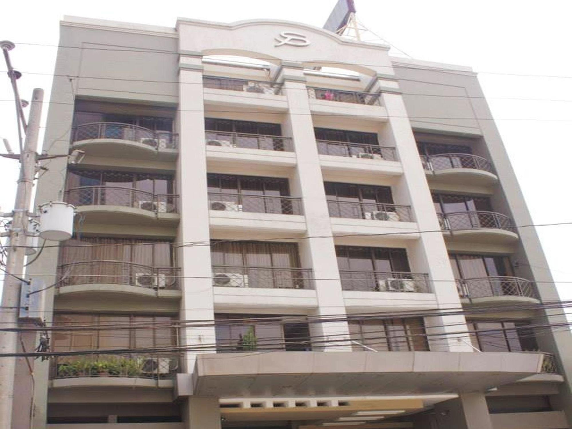 Vive Hotel Makati City Bagian luar foto