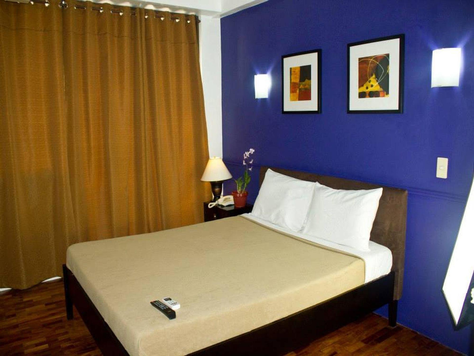 Vive Hotel Makati City Bagian luar foto