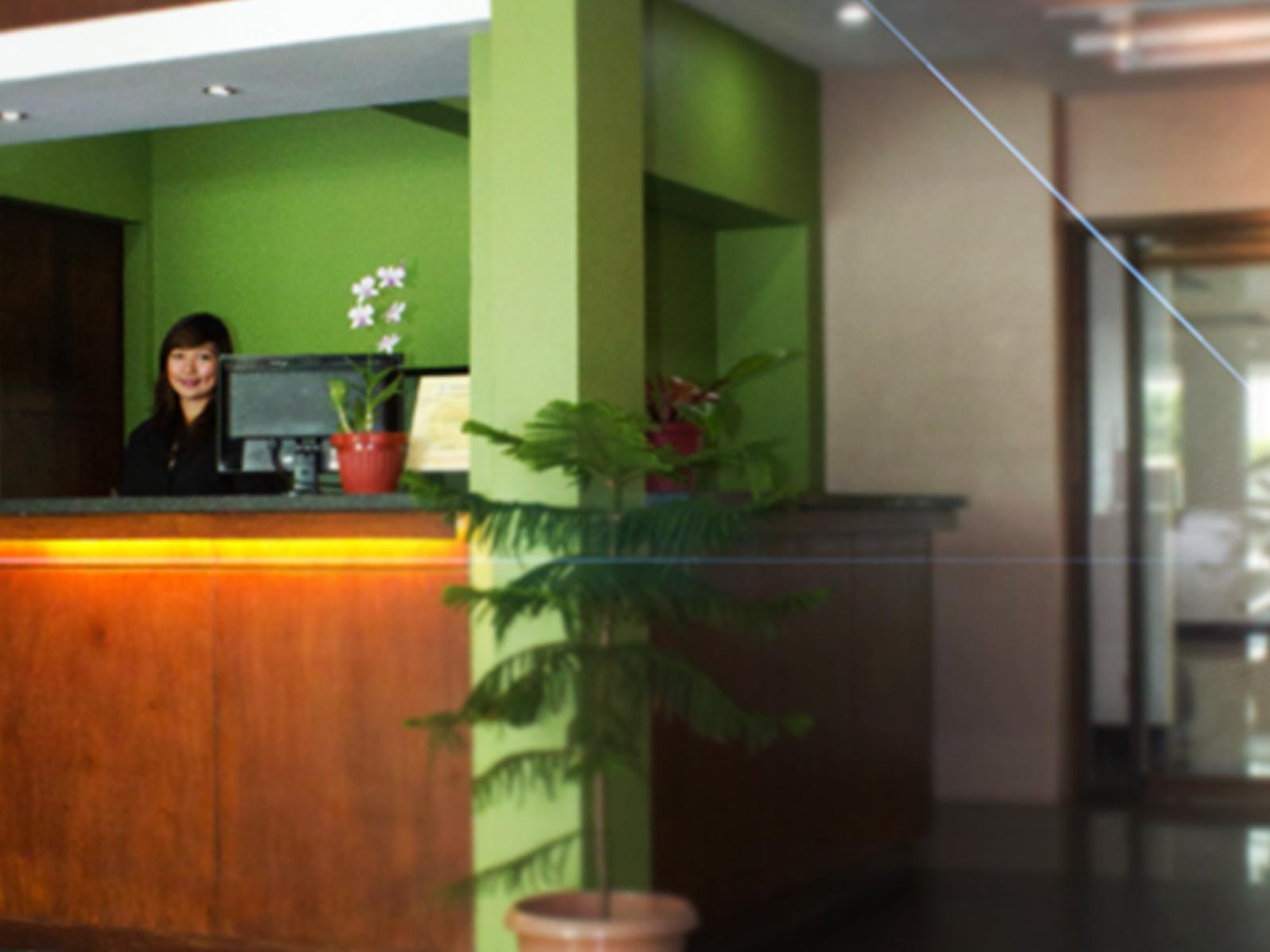 Vive Hotel Makati City Bagian luar foto