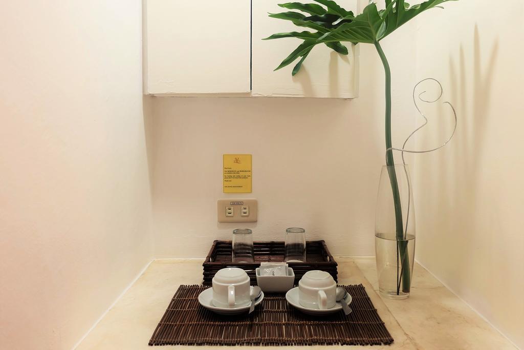 Vive Hotel Makati City Bagian luar foto