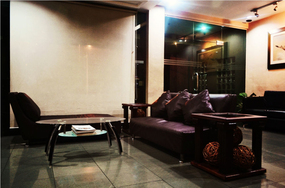 Vive Hotel Makati City Bagian luar foto
