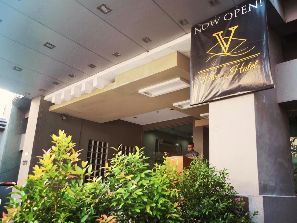 Vive Hotel Makati City Bagian luar foto