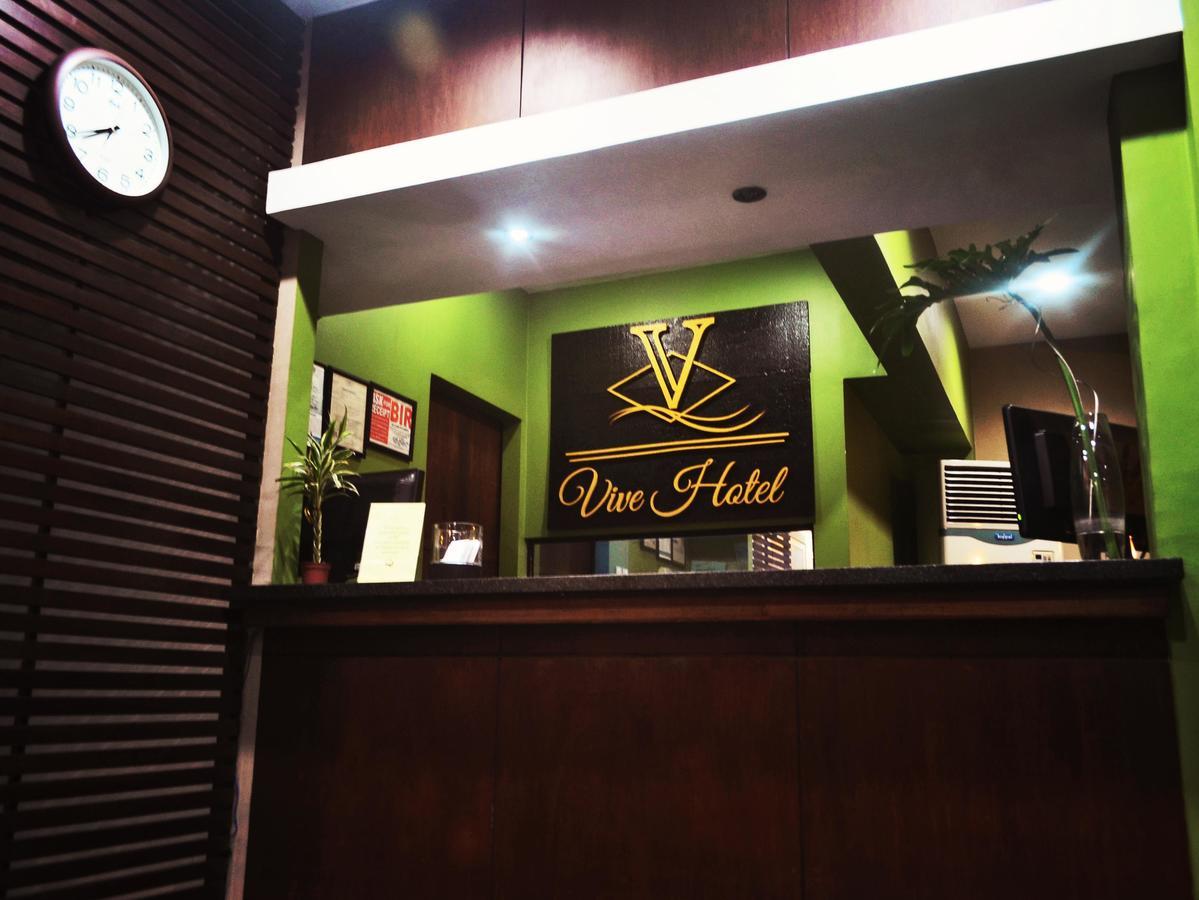 Vive Hotel Makati City Bagian luar foto