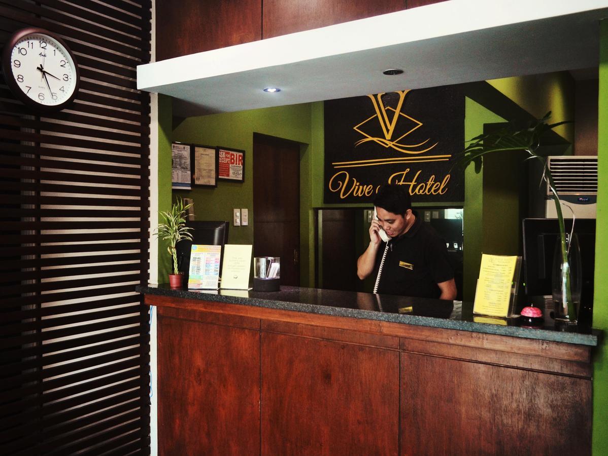 Vive Hotel Makati City Bagian luar foto