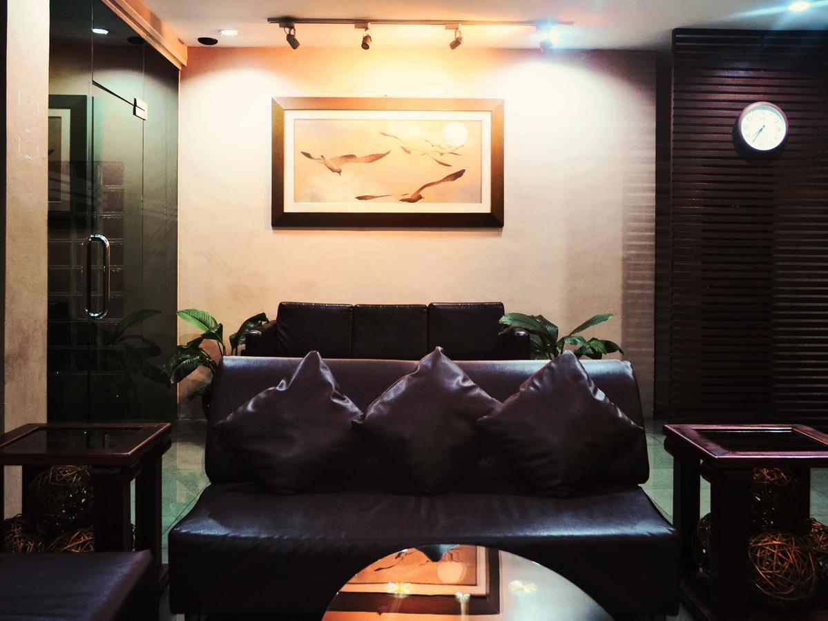 Vive Hotel Makati City Bagian luar foto