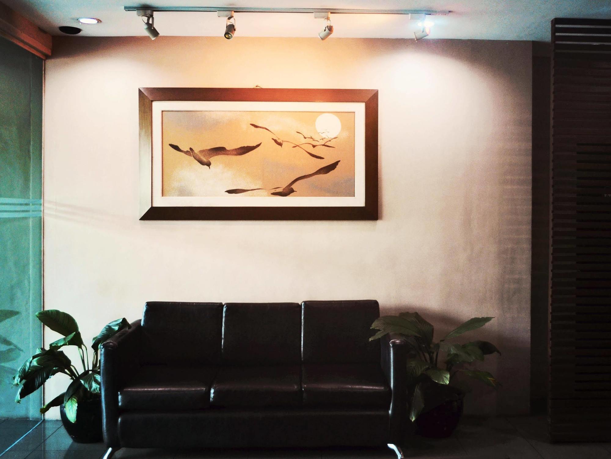 Vive Hotel Makati City Bagian luar foto
